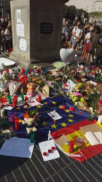 Homenaje en Las Ramblas tras el atentado islamista